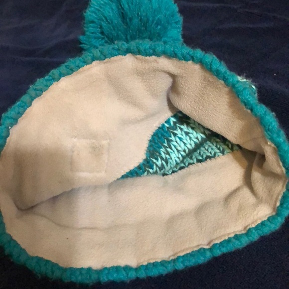 Northface Fleece Lined Pom Pom Hat - Picture 2 of 2